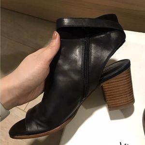 Vince Jane Leather Open Peep Toe Block Heel Booties. Size 7M